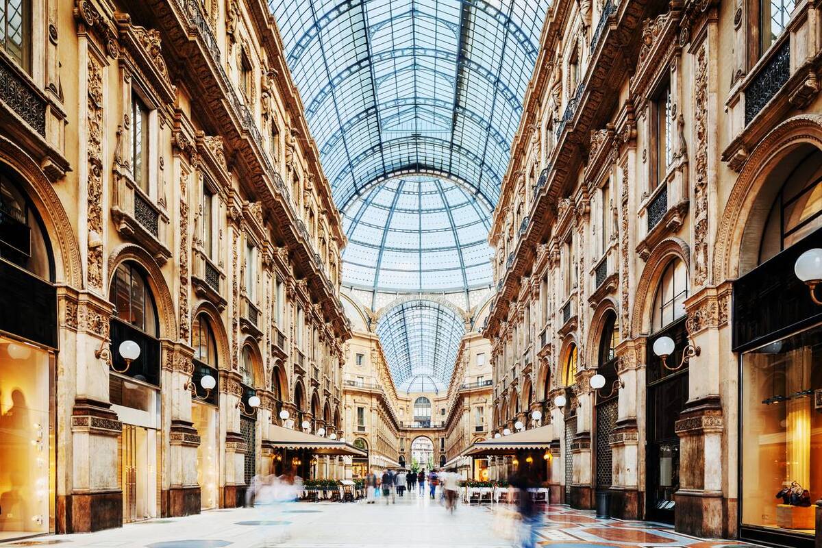 Negozi in Galleria: è gara tra Tod’s, Samsonite o Celine