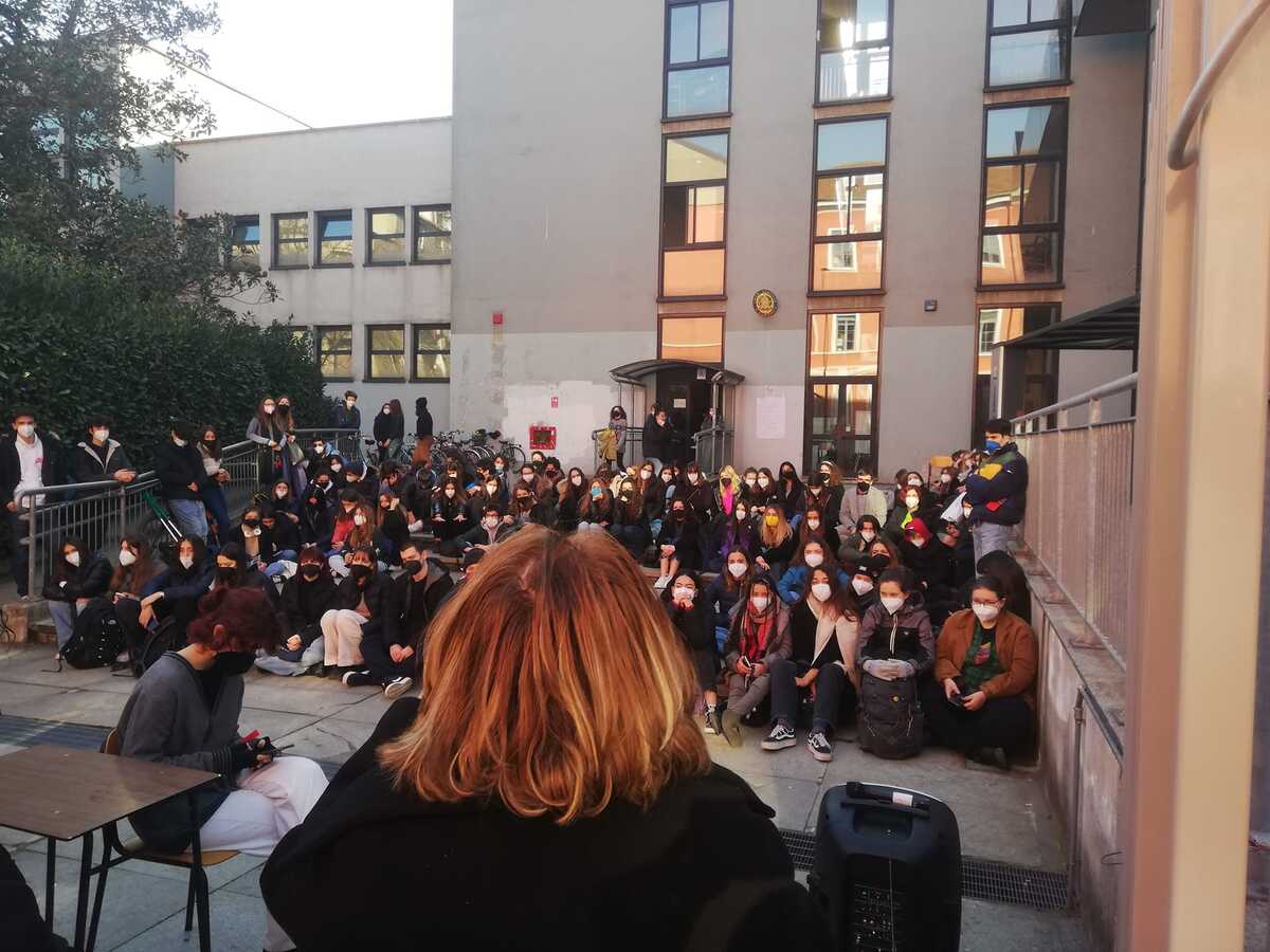 Scuole occupate: la rivolta degli studenti a Milano