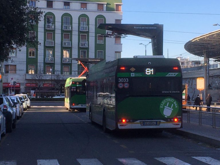Milano avrà 350 nuovi bus elettrici grazie ai fondi del Pnrr