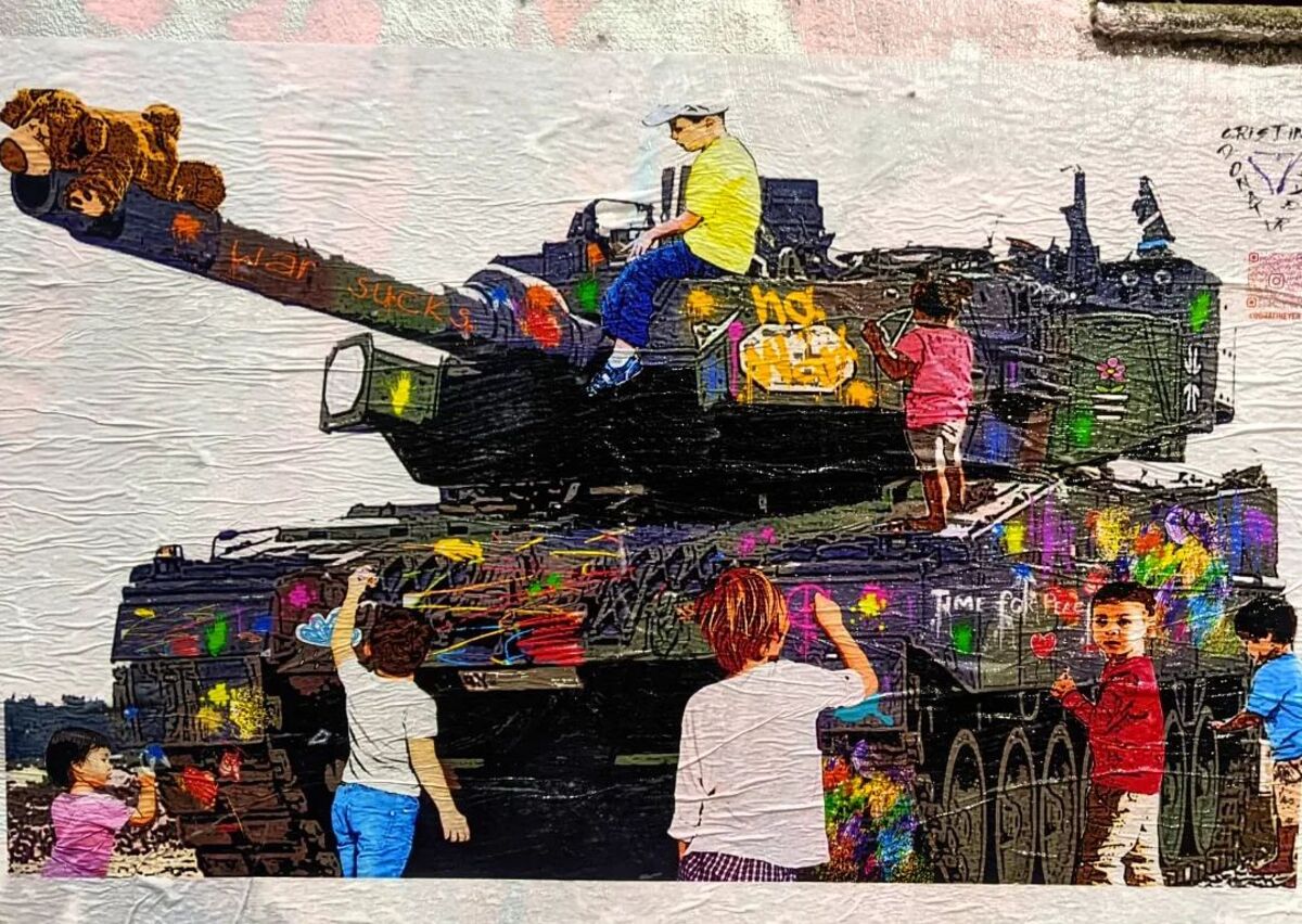 Street art Stop War: l’opera dei “carri disarmati” sui Navigli