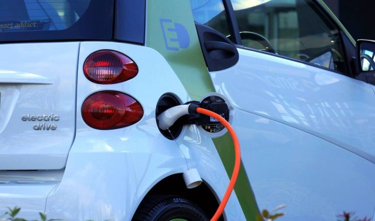 In arrivo altre colonnine auto elettriche. Alcune sono guaste