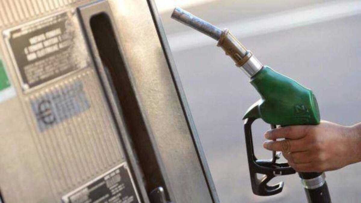 Prezzi carburanti, nuovi rincari a Milano: vanificati i tagli del Governo