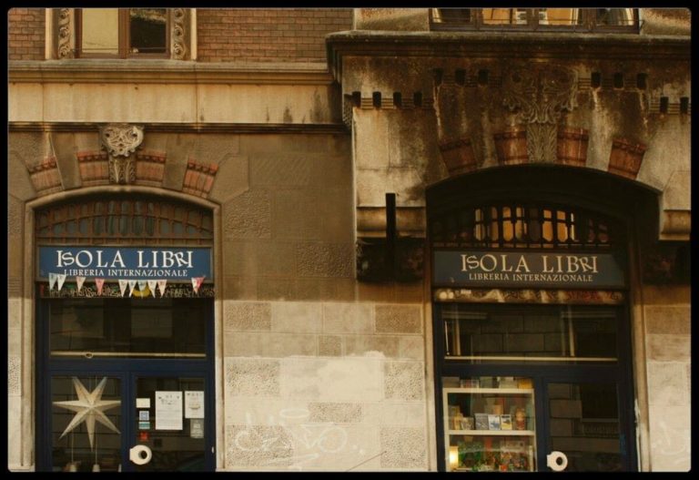 "isola libri" rischia la chiusura: la petizione per salvare la libreria