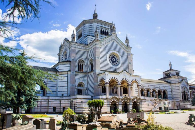 Date e orari delle visite guidate al cimitero Monumentale di Milano