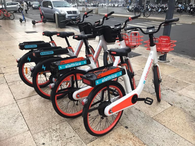 Bike sharing: a Milano compaiono nuovi divieti di parcheggio per le bici Ridemovi
