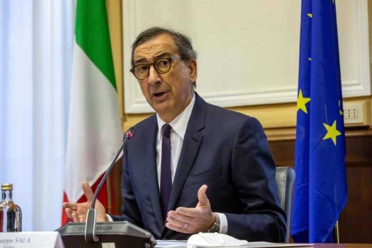 Il sindaco Sala: "Io sono favorevole alla legalizzazione della cannabis"