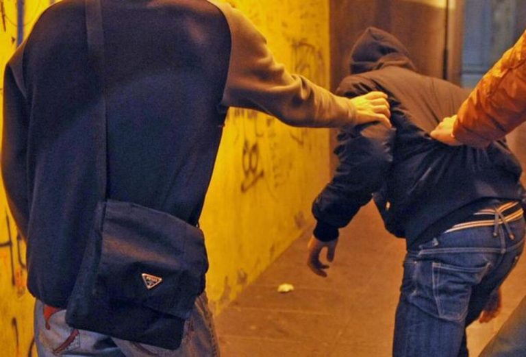 Sicurezza a Milano, l'assessore De Corato: "Bisogna mappare i membri delle baby gang"