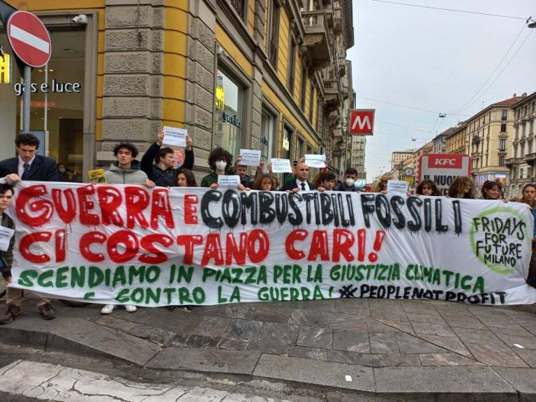 25 marzo, sciopero globale a Milano: gli studenti scendono in piazza