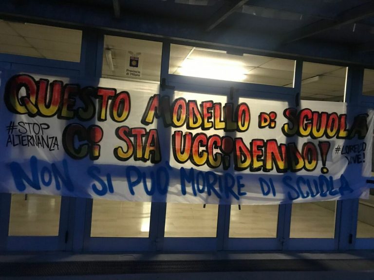 Occupato il liceo Russell, gli studenti: “Siamo al limite della sopportazione”