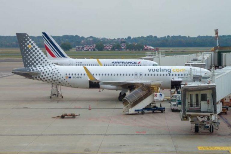 Sciopero dei controllori di volo: gli aerei cancellati a Milano