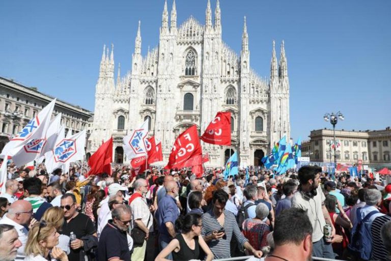 A Milano torna il corteo per il 25 Aprile: “Insieme per la pace”