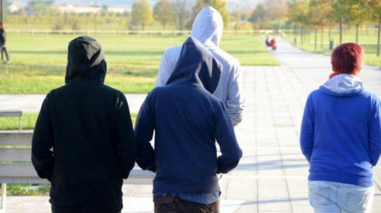 Baby gang, i negozianti meneghini hanno paura: il sondaggio di Confcommercio