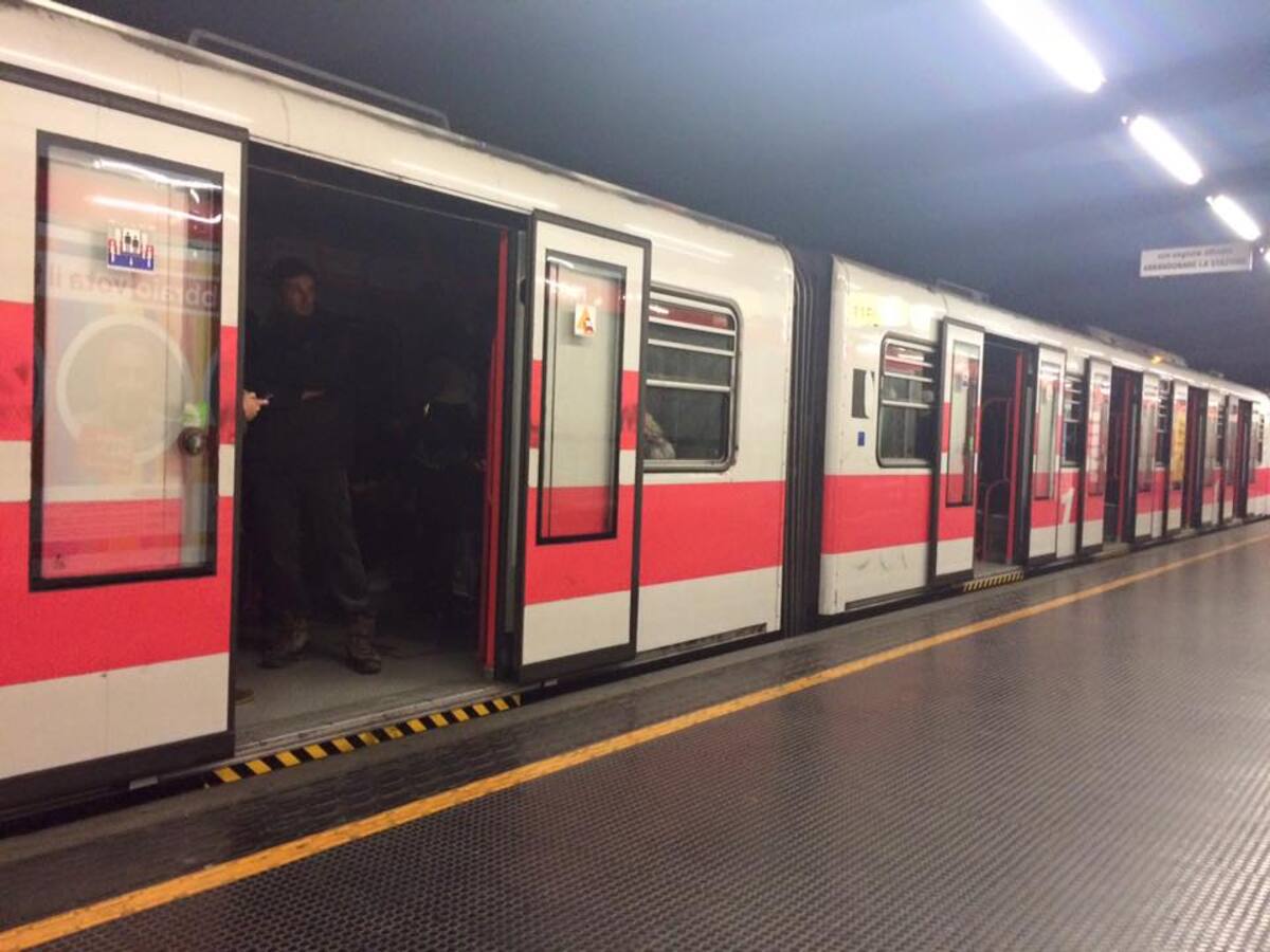 Metro rossa bloccata: stop alla M1 per guasto agli impianti