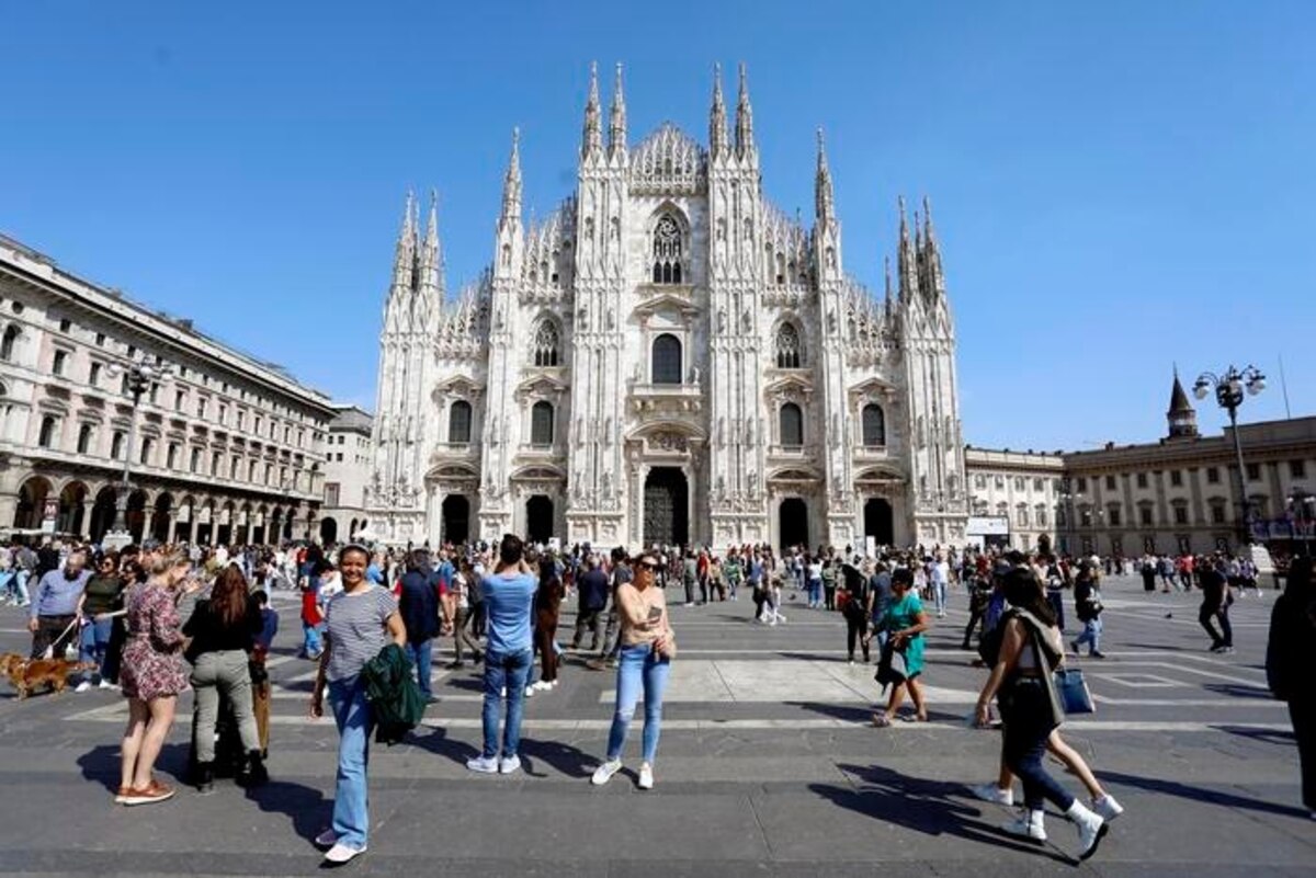 A Milano il turismo torna ai livelli pre-Covid: quasi 600mila visitatori ad aprile