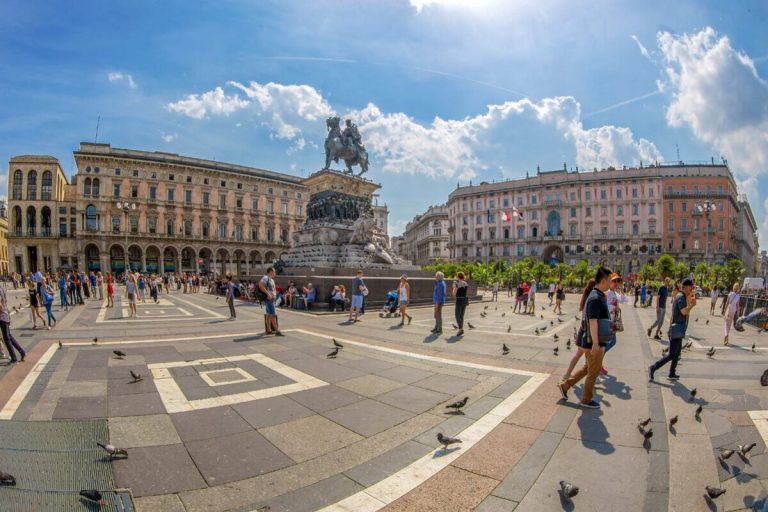 A Milano tornano i turisti: boom di francesi e americani