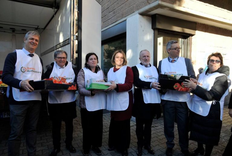 Gli hub di quartiere continuano a salvare tonnellate di cibo: la lotta contro lo spreco alimentare