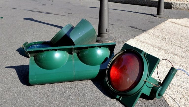 A Milano verranno posizionate 30 nuove telecamere per multare chi passa con il rosso