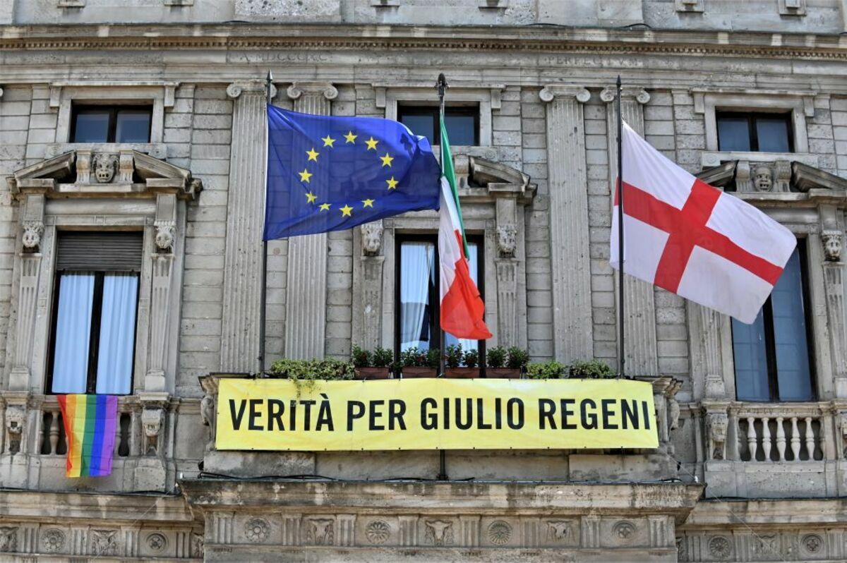Omotransfobia, a Palazzo Marino sventola la bandiera arcobaleno