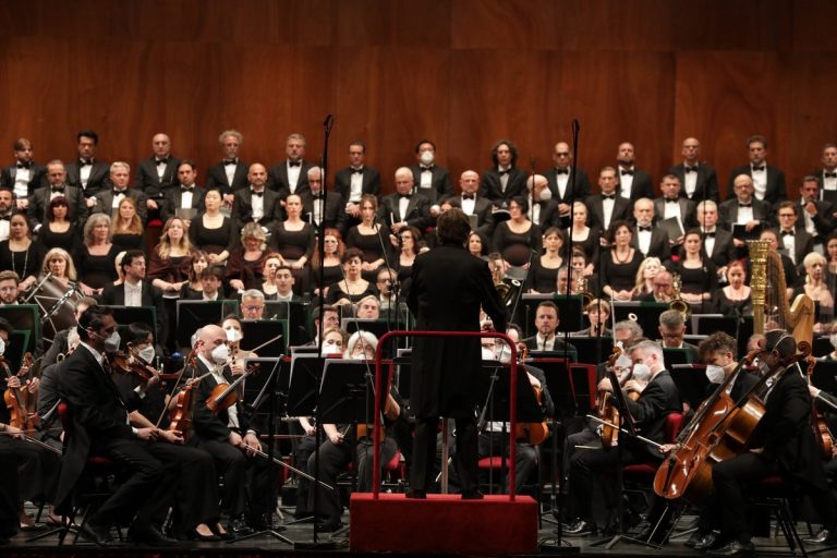 Scala, cellulare squilla in platea. Chailly: “Risponda pure, noi riprendiamo dopo”