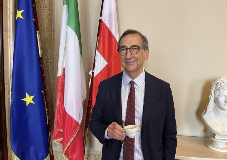 Covid, il sindaco Sala si è negativizzato: “Mi mancava il caffè a Palazzo Marino”