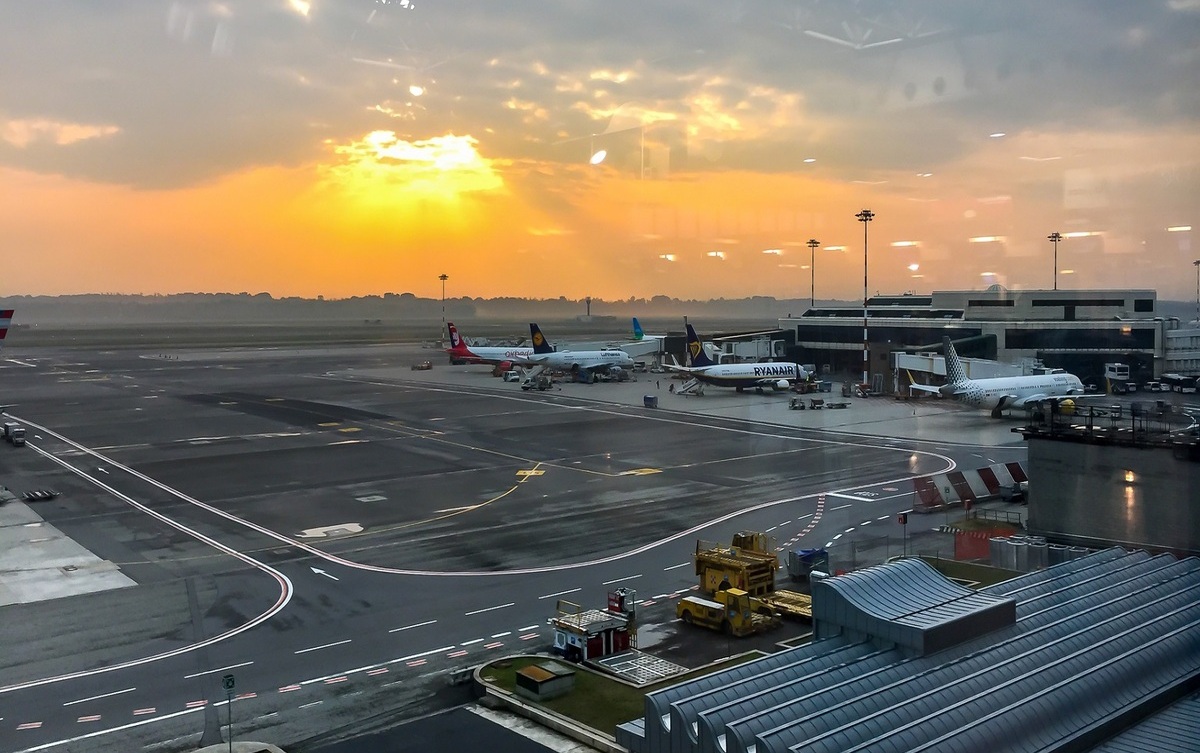 Aeroporti Milano, ripartenza estiva a ostacoli: bloccato il 2% dei voli