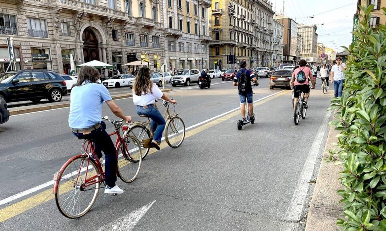 Ciclabile Buenos Aires, come cambia Milano: meno parcheggi e più spazio per le bici