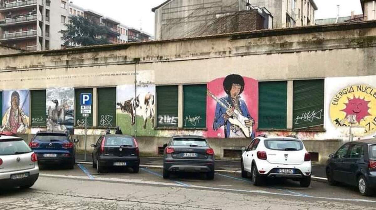 Il Comune salva gli storici murales di largo Murani: l’accordo con Esselunga