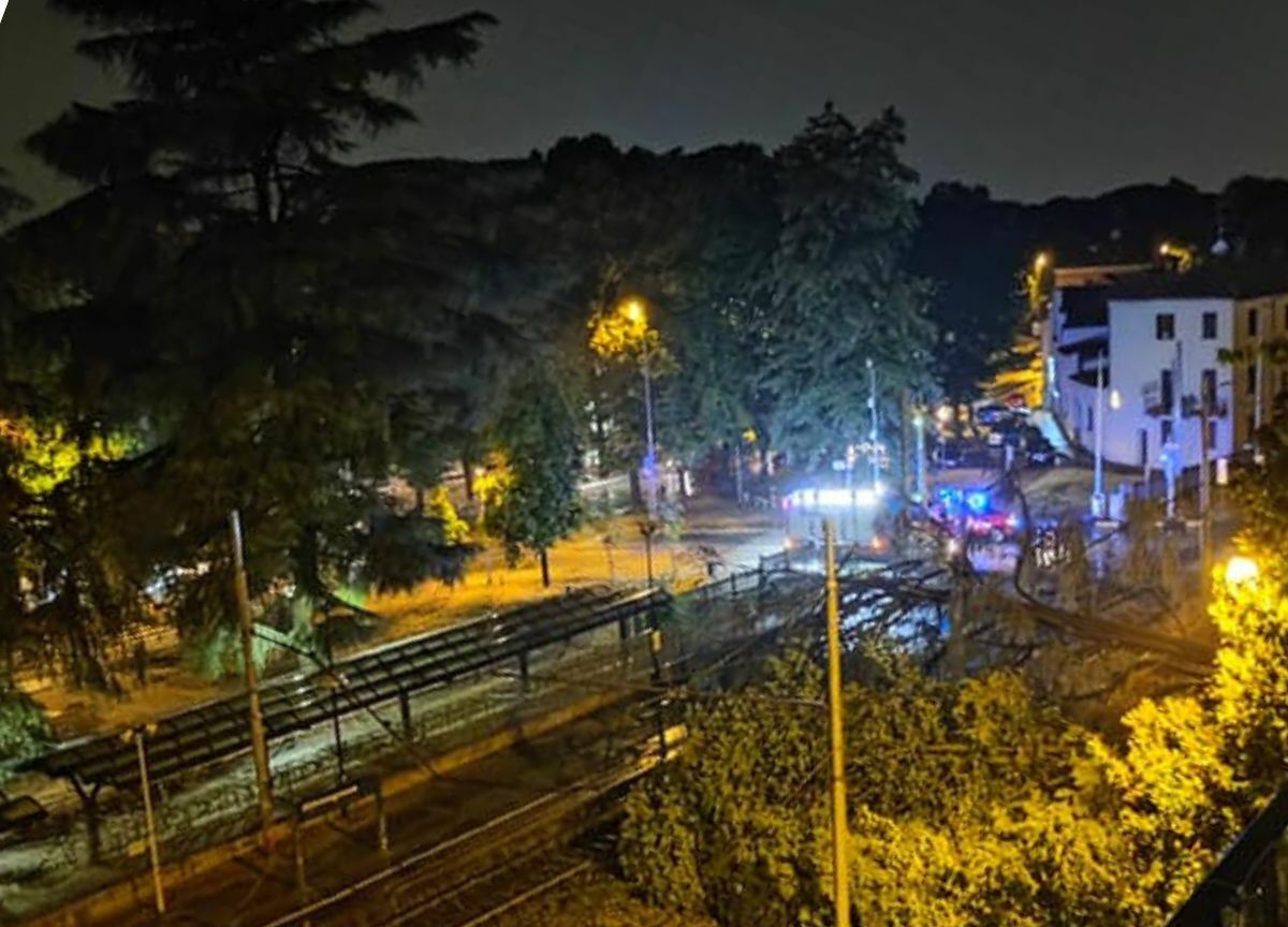 Temporale forte a Milano: numerosi gli interventi dei vigili del fuoco