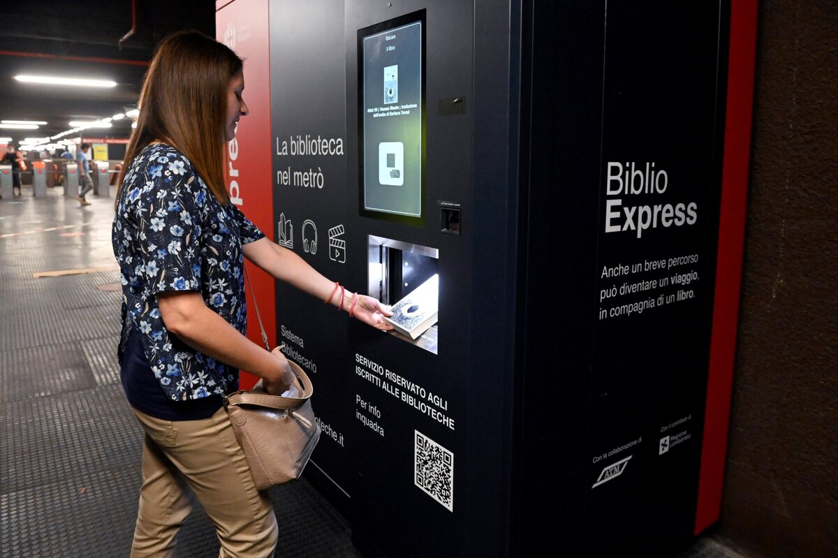 A Milano è stata inaugurata una biblioteca in metropolitana: dove si trova