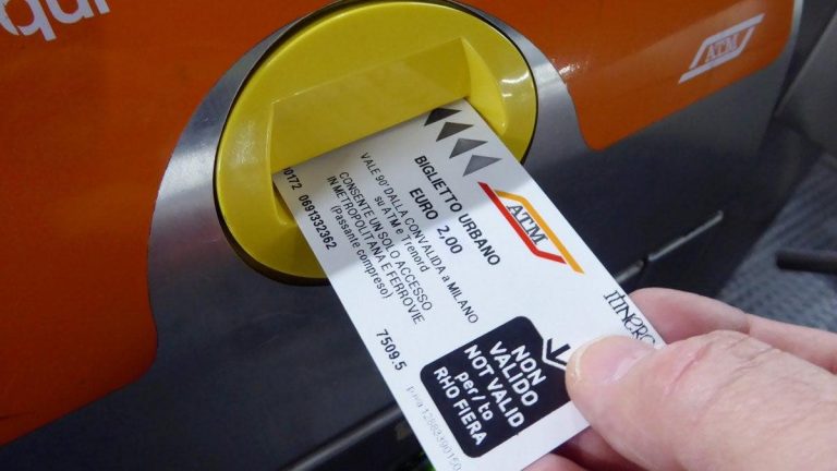 I biglietti Atm aumenteranno di prezzo: quando scattano i rincari