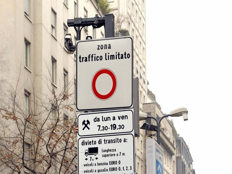 Il parcheggio multipiano di Lampugnano non è accessibile: è dentro Area B