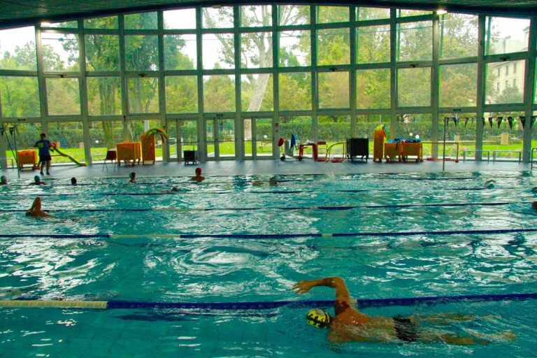 Rincari fuori controllo, le nuove regole delle piscine di Milano