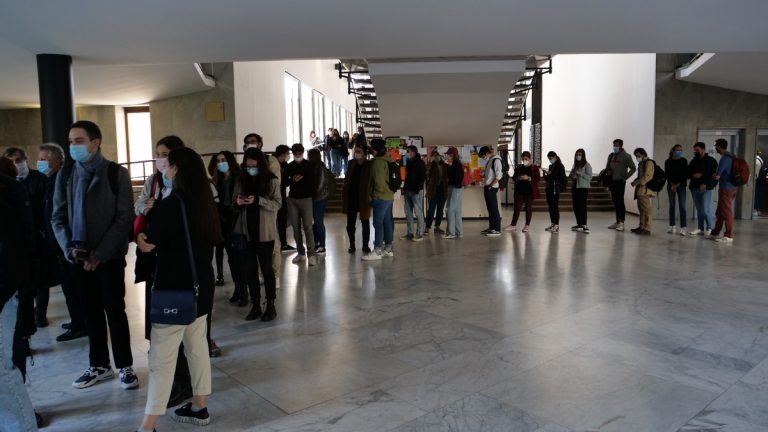 Università Statale, riprendono i corsi in presenza: aule sovraffollate
