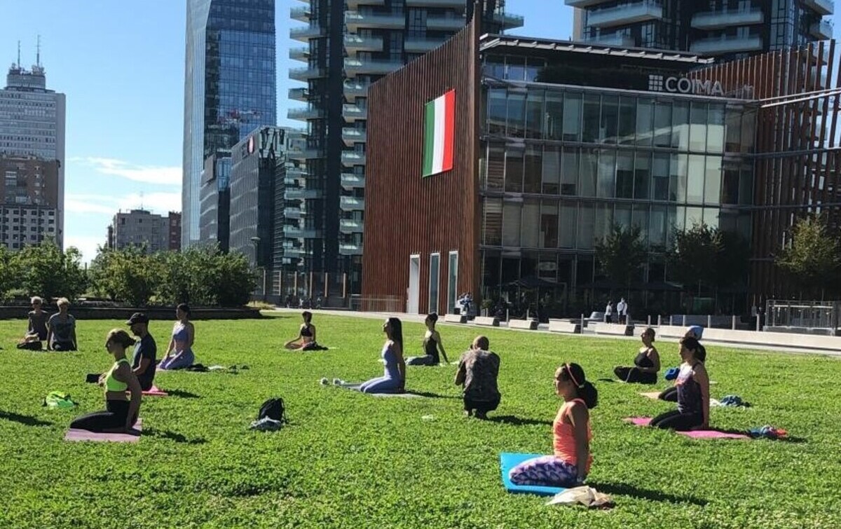 Il parco di Milano dove fare lezioni di yoga gratuite: gli appuntamenti