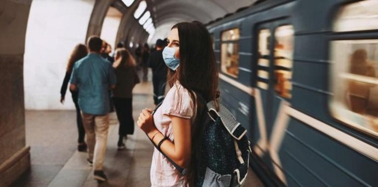 Trasporti, come spendere il bonus di Trenord e Atm: i problemi