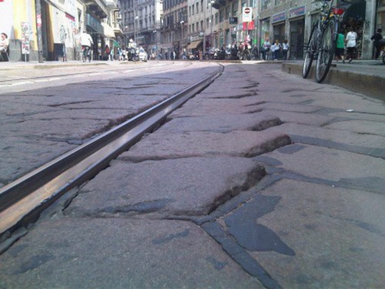 Pavé Milano, la battaglia continua: l'elenco delle strade a rischio