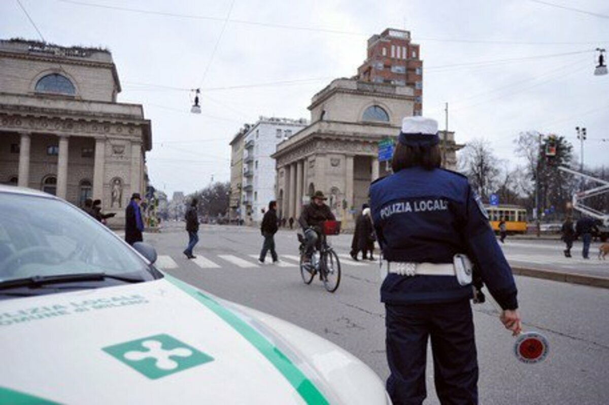Sicurezza, a Milano arrivano 260 nuovi vigili e nuove telecamere
