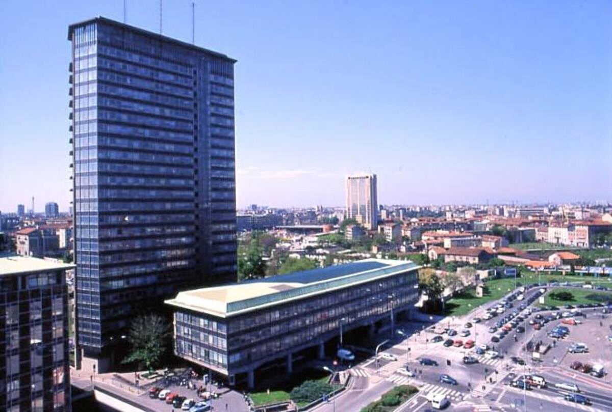 Caro bollette, settimana corta per i dipendenti del Comune di Milano