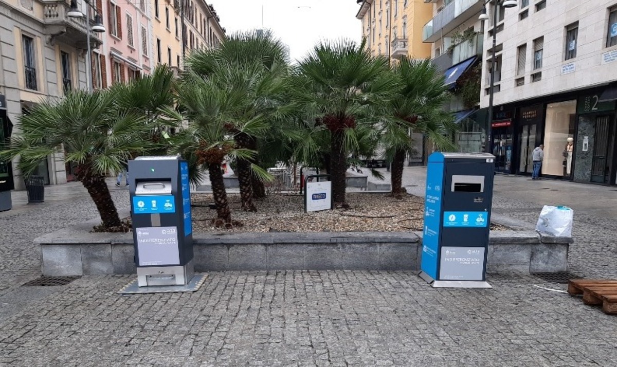 A Milano sbarca il cestino intelligente contro i rifiuti in strada: mega capienza e sensori laser