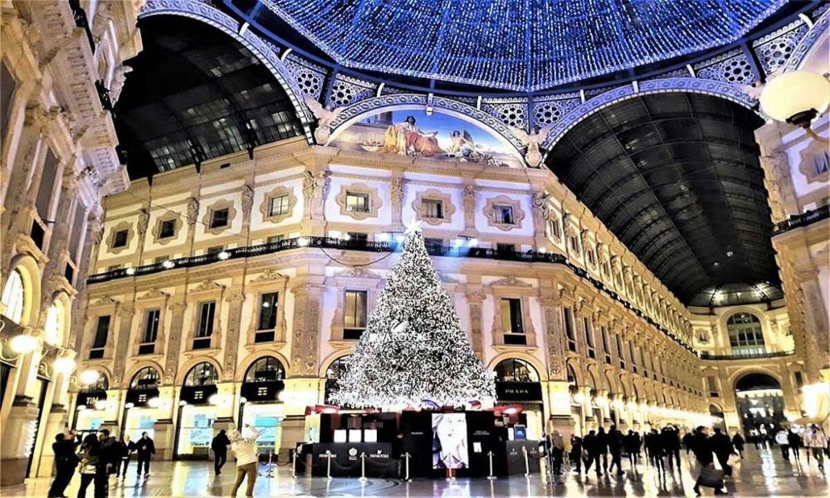 Natale a Milano, luminarie a orario ridotto: le zone a rischio