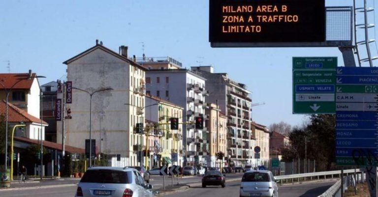 Area B, dove parcheggiare? L'elenco dei parcheggi accessibili fuori dalla zona a traffico limitato