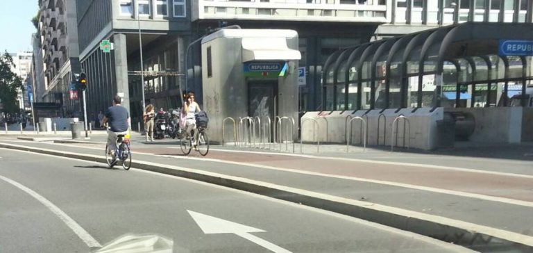 La mappa delle ciclabili di Milano che si possono percorrere in senso opposto a quello di marcia