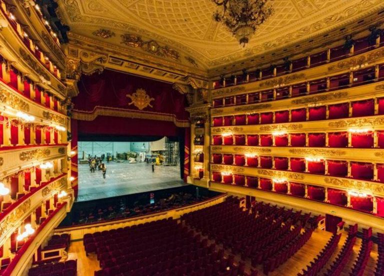 Ucraina, l’appello al sindaco Sala: “No spettacoli russi alla Scala”