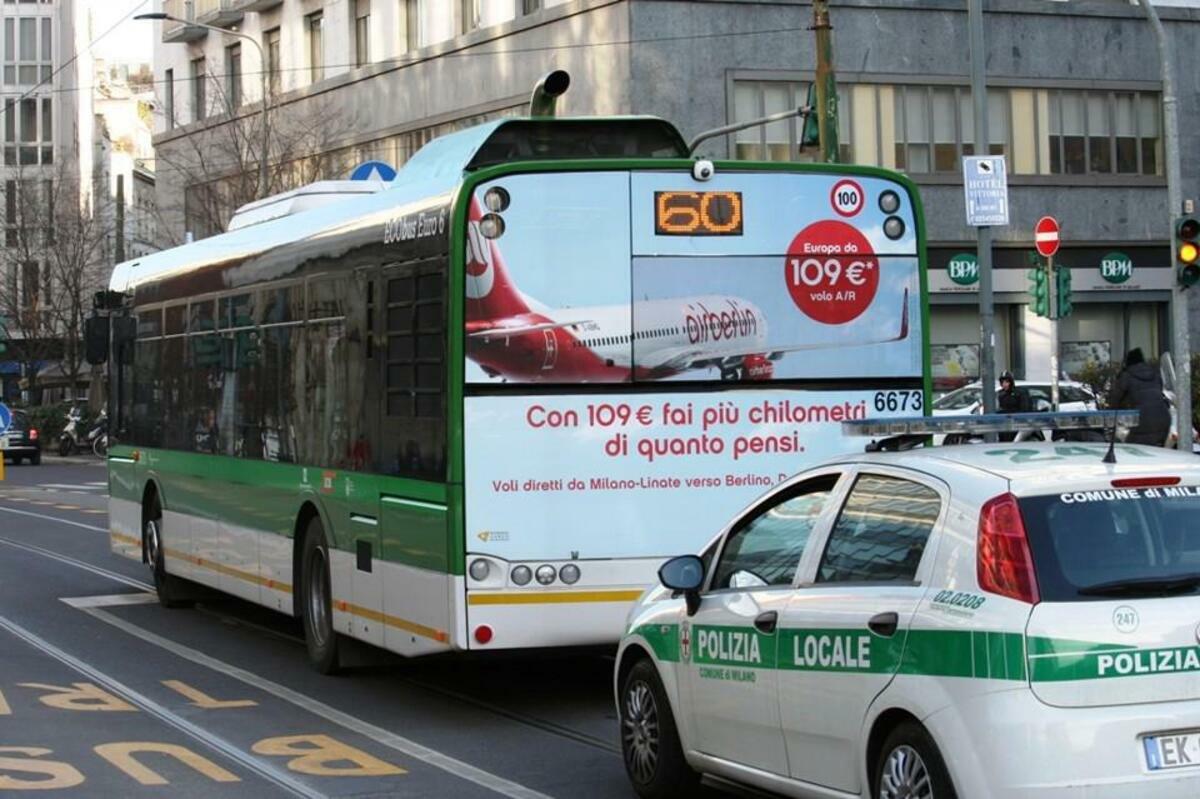 Atm, aggrediti altri due dipendenti: uno colpito con un pugno