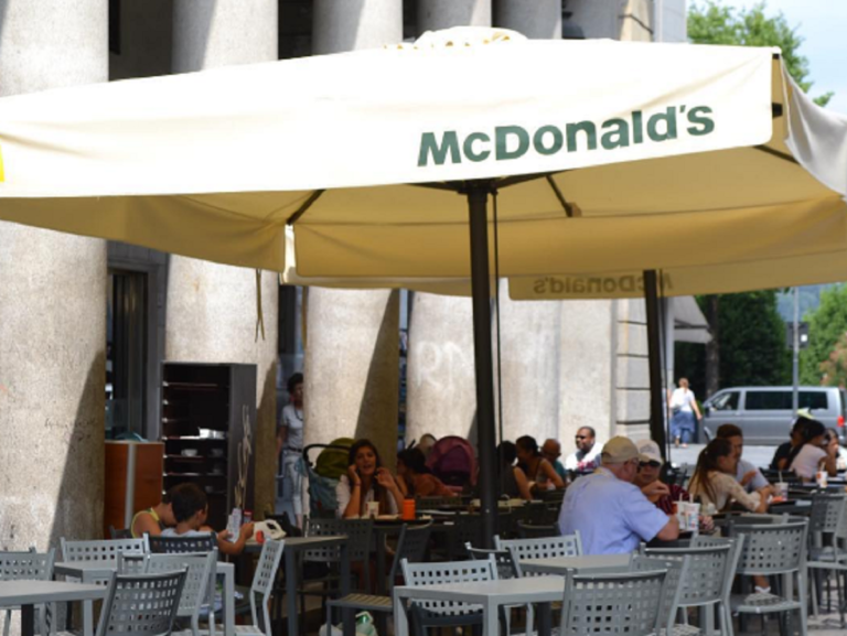 Chiude McDonald's San Babila