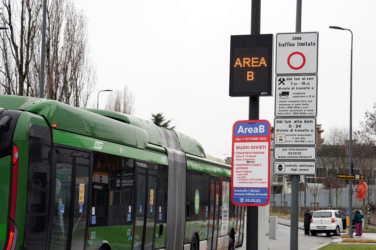 Area B inefficiente: più auto nonostante i divieti