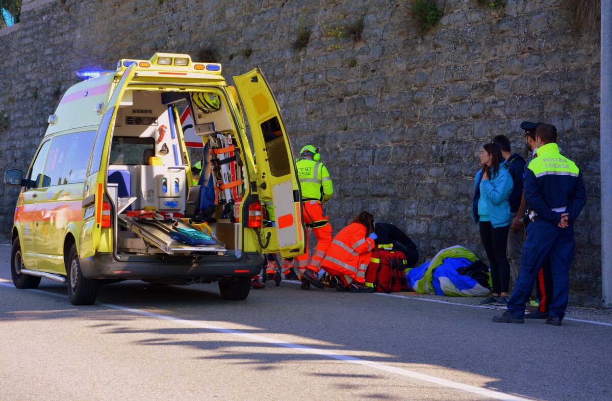 Morta la donna travolta da una moto: aveva 84 anni