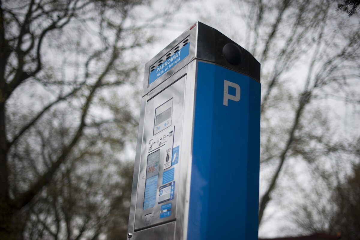 Parcheggio Area C Milano: nuove regole per le auto