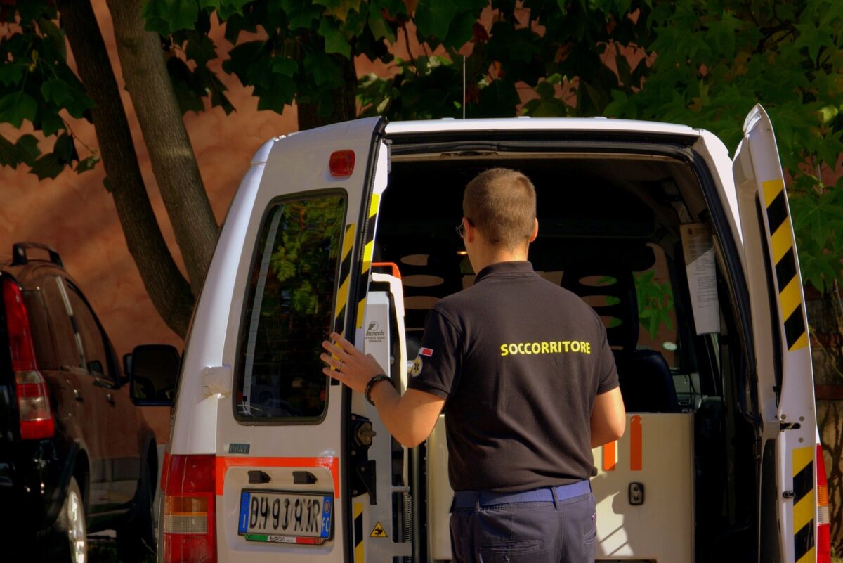 Turista milanese investita: uccisa a Roma e il marito è grave