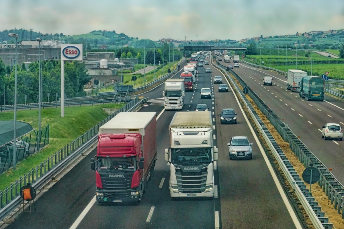 10km di coda in A4: incidente tra auto e furgone